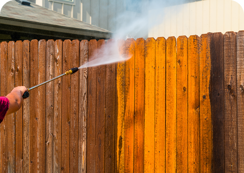 Restoring fence with power washing